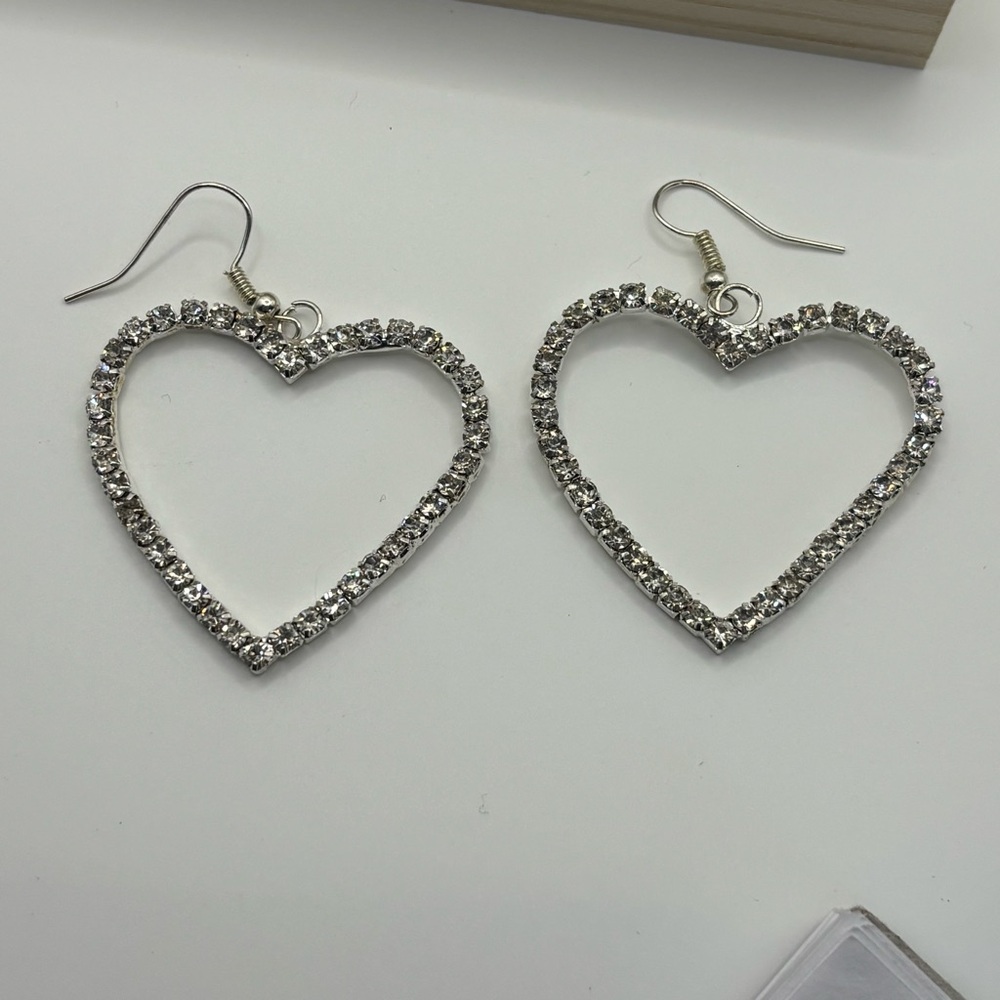 🆕Rhinestone Silver Tone Heart Drop Earrings - Picture 5 of 5